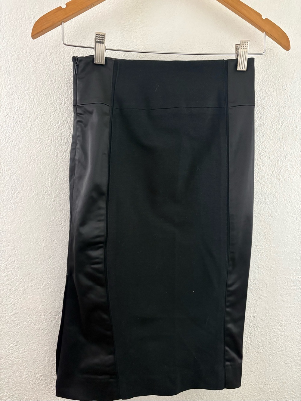 Bebe black pencil skirt contrasting side panels with a subtle sheen size 6